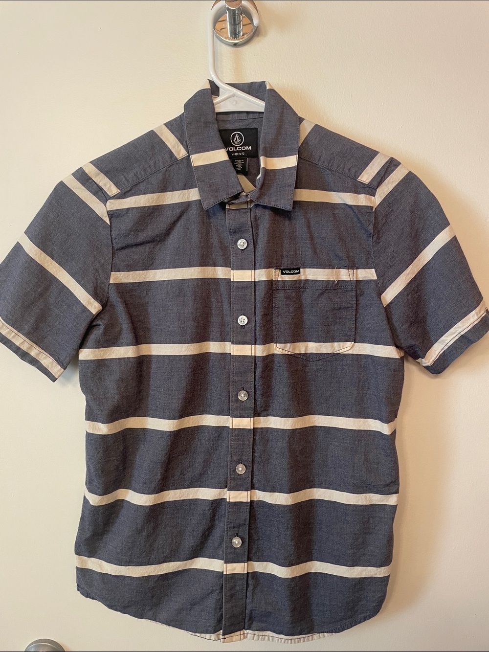 Boy’s M (10-12) Volcom Navy and Cream Striped Short Sleeve Button-Up Shirt